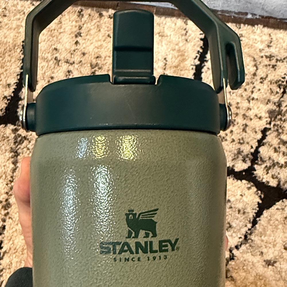 Stanley Iceflow Flip Straw Jug - Picture 4 of 7